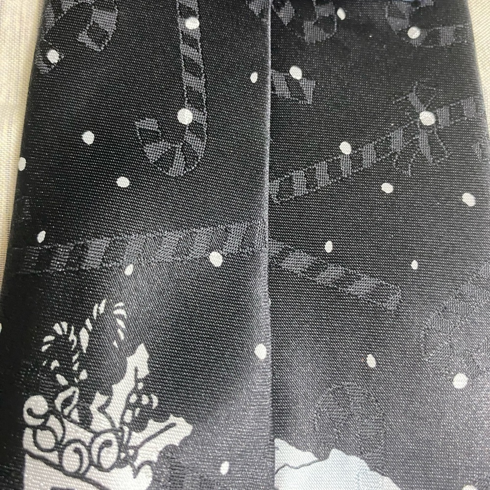Hallmark Christmas NovelTies Tie Mens 59” Long Santa Skiing Reindeer Holiday Tie - Picture 6 of 6